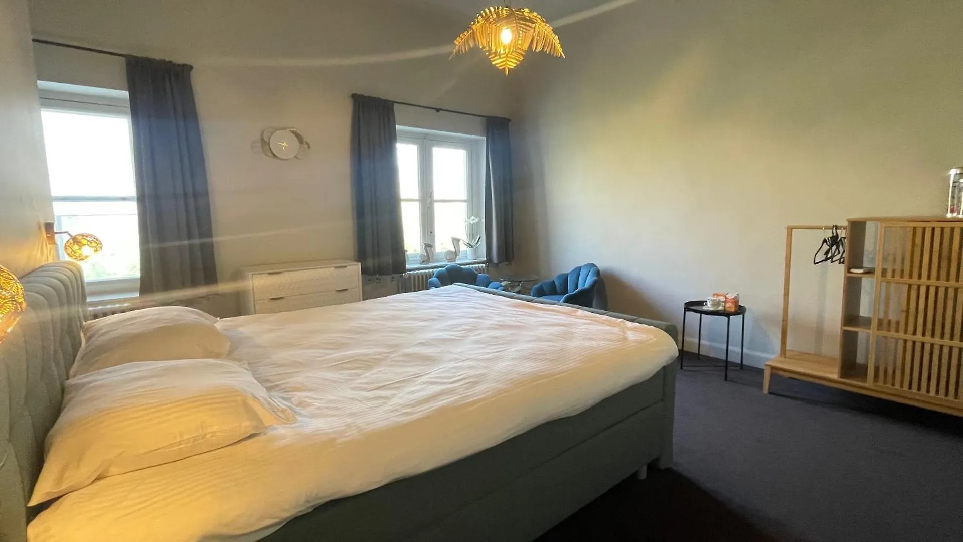 Leyselebeke Castle Bed & Breakfast Bruges