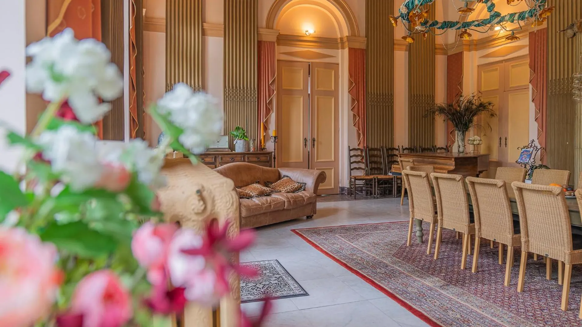 ****  Leyselebeke Castle Bed & Breakfast Bruges Belgium