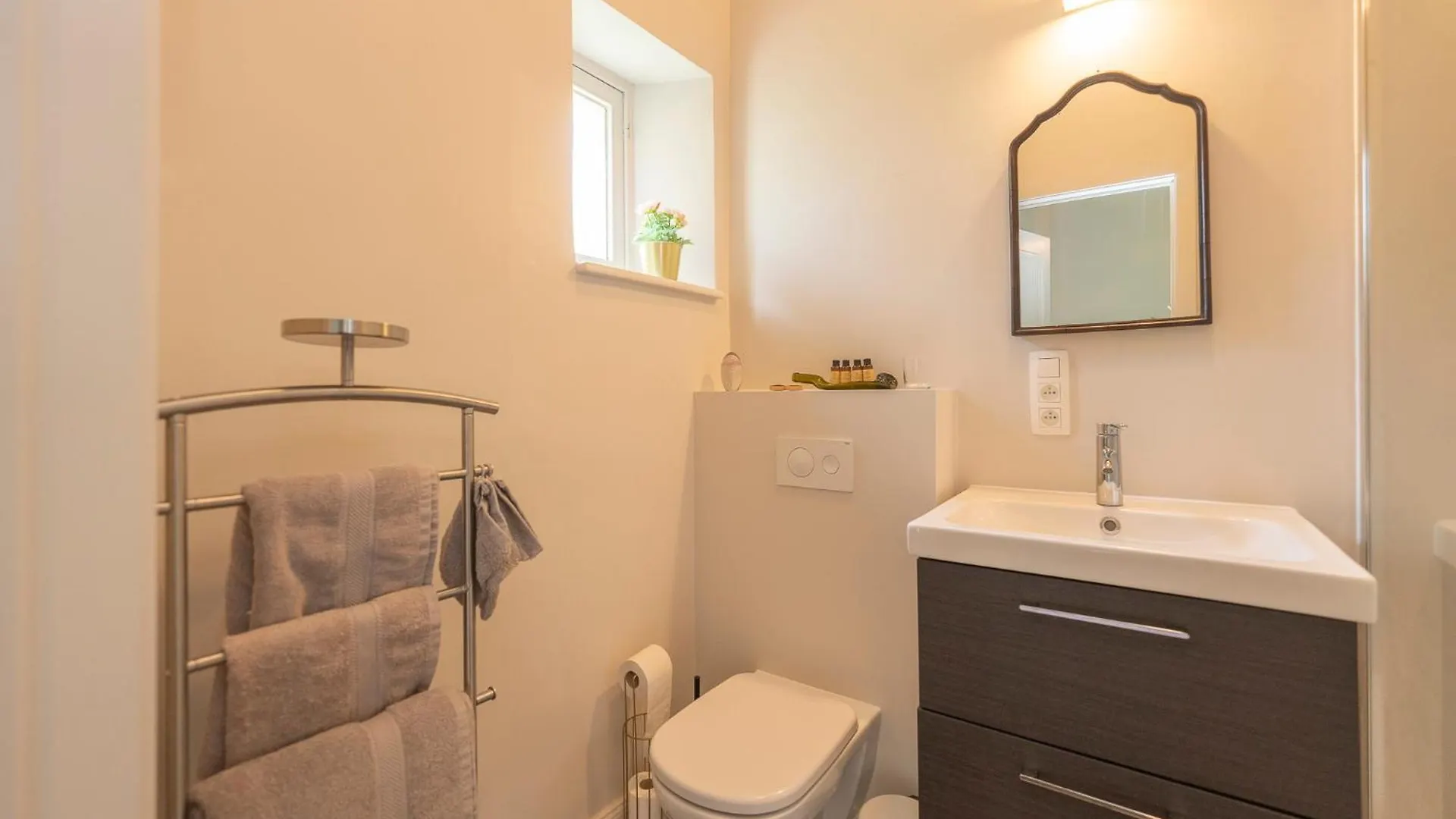 ****  Leyselebeke Castle Bed & Breakfast Bruges Belgium