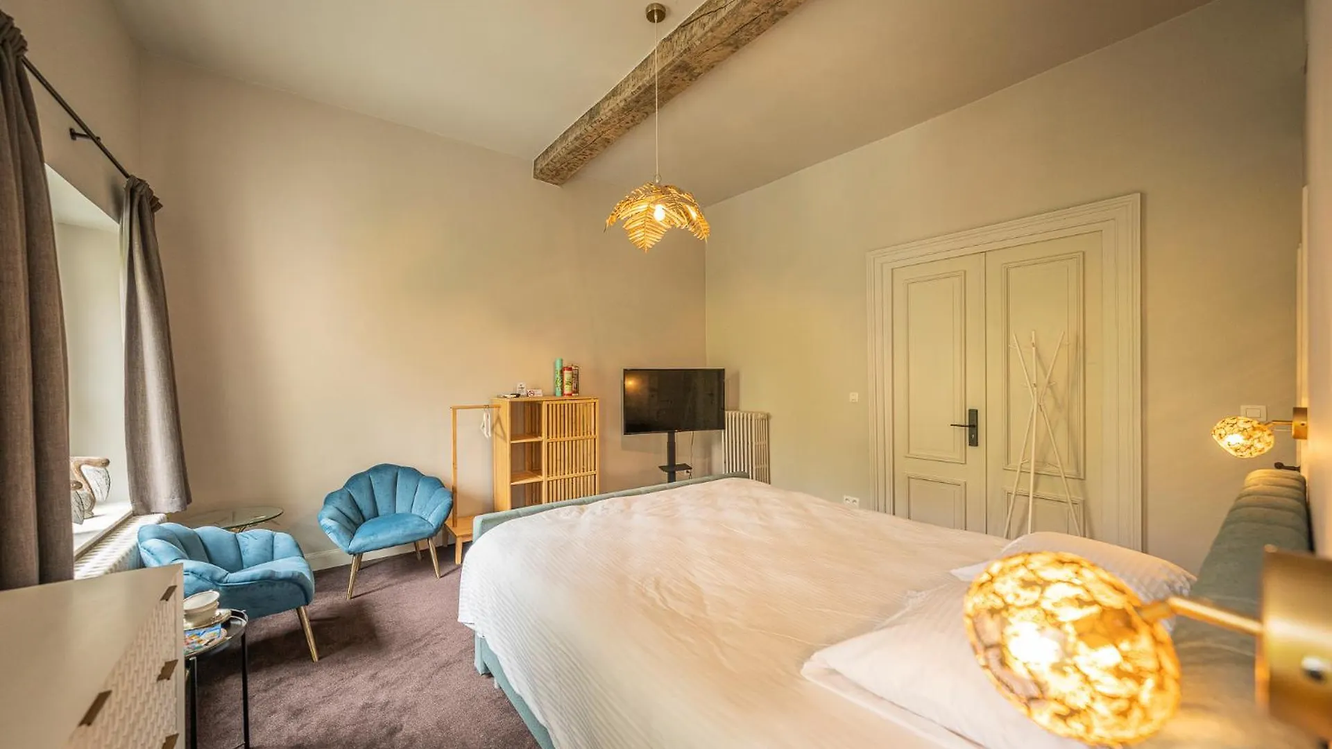 ****  Leyselebeke Castle Bed & Breakfast Bruges Belgium